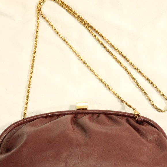TJW by Mervyn's Genuine Leather Vintage Gold Chain Purse - Picture 3 of 13